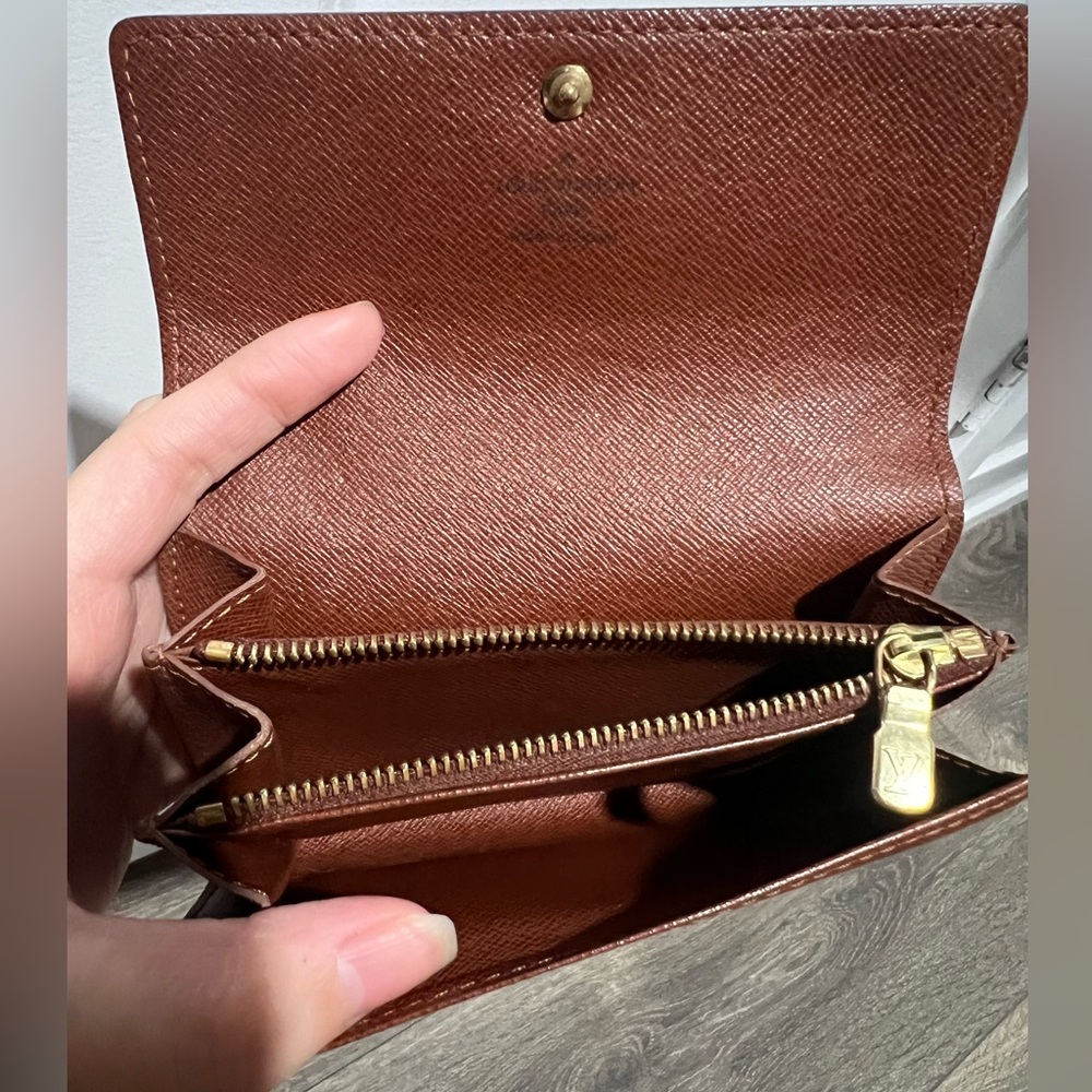 Authentic Louis Vuitton monogram bifold wallet - Picture 4 of 13